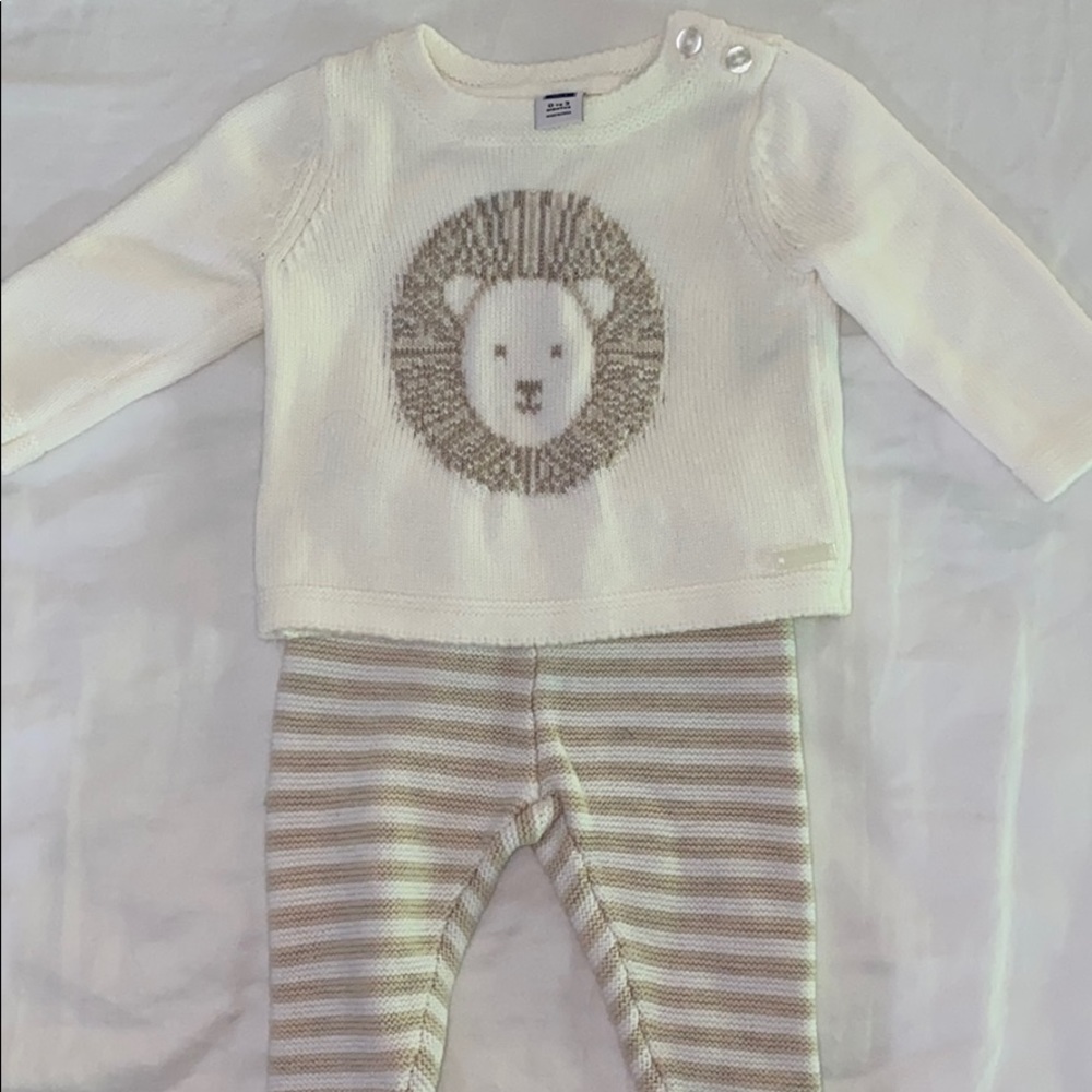 J&J Lion knit sweater & pants